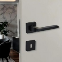 Marelli TERRA BLACK siyah renkli italyan tipi kare rozetli kapı kolu